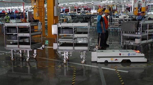 全自動化生產如何制造一輛汽車？探訪上汽鄭州工廠